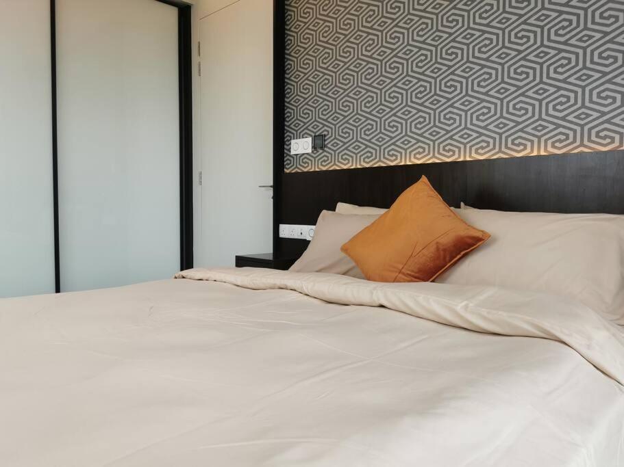 Tropicana The Residences Klcc By Rverse Apartment Kuala Lumpur