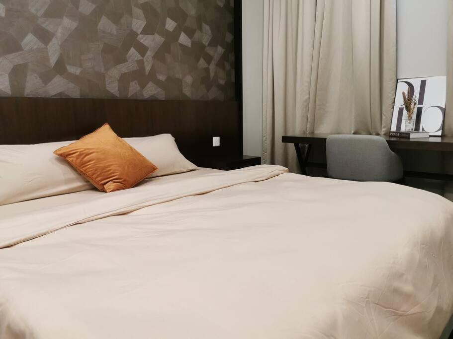 Tropicana The Residences Klcc By Rverse Apartment